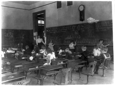 Classroom scenes in Washington, D.C. public schools- general classroom scenes, 1st Division LCCN2001703665 photo