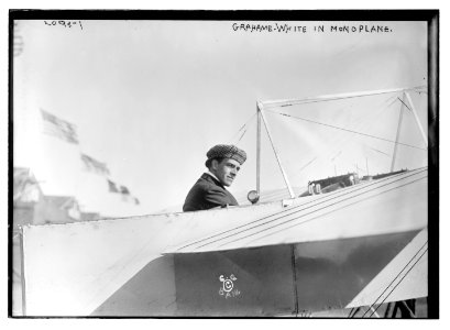 Claude) Grahame-White in monoplane LCCN2014688650
