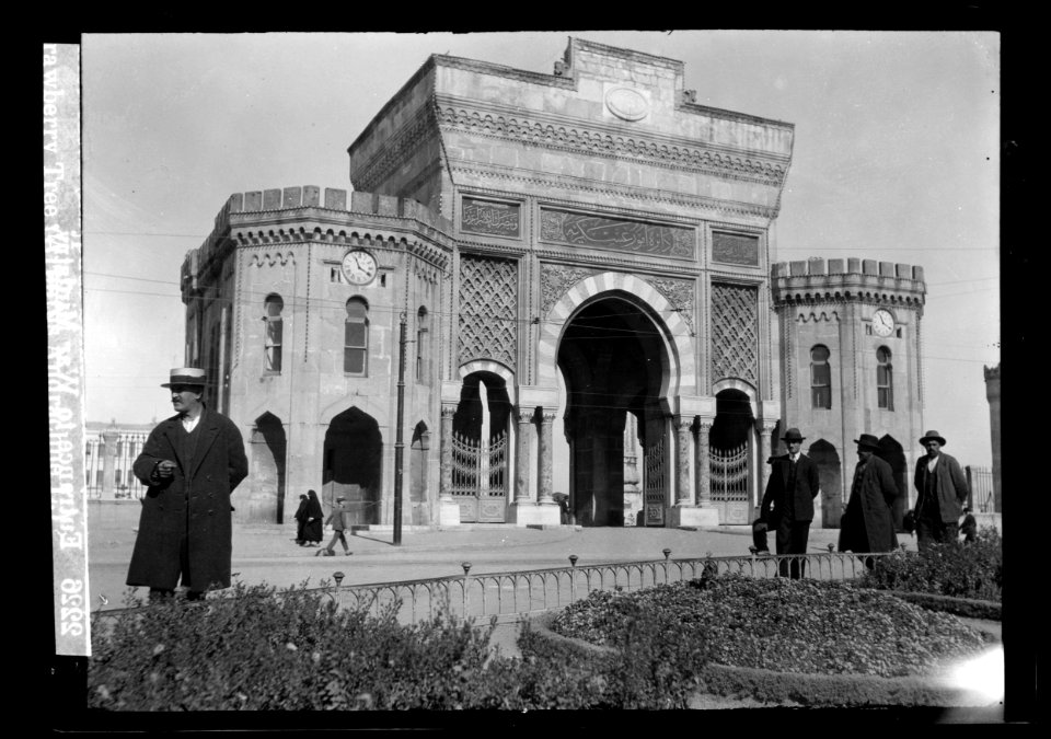 Constantinople. Entrance to War Ministry LOC matpc.15145