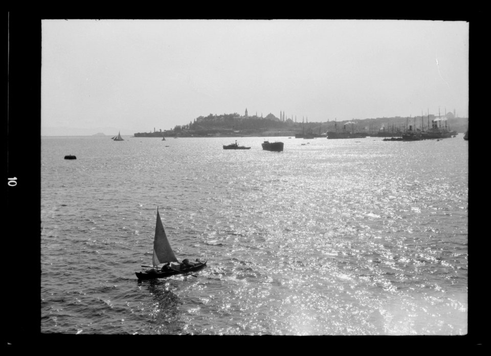 Constantinople. Constantinople near Top Kapu Park LOC matpc.15139