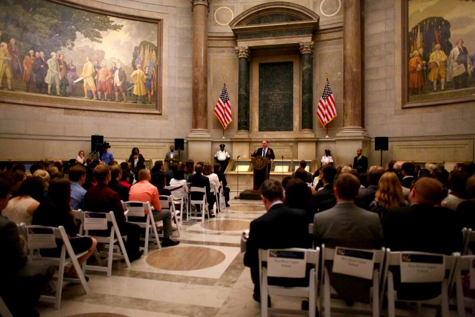 Constitution Day Naturalization Ceremony (15094530029)