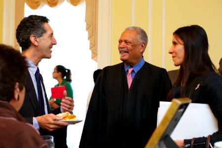 Constitution Day Naturalization Ceremony (15094708788)