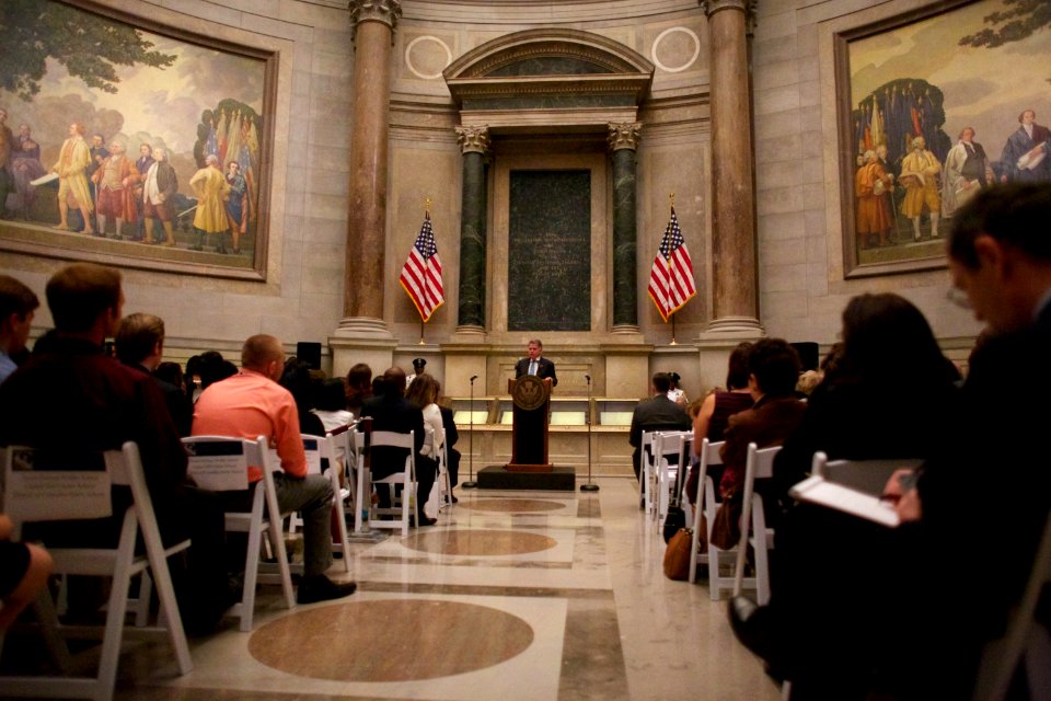 Constitution Day Naturalization Ceremony (15258268396)