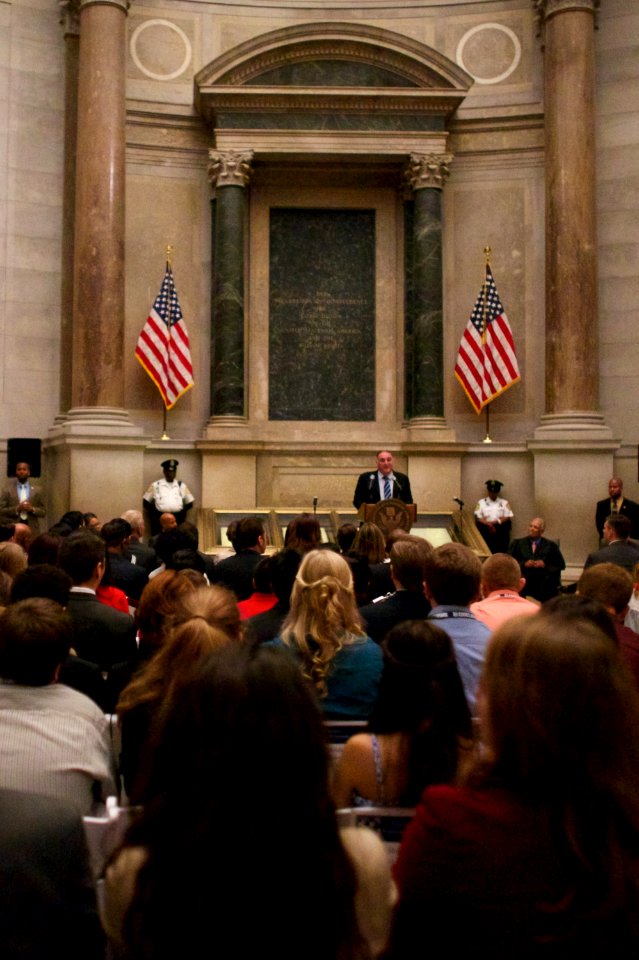 Constitution Day Naturalization Ceremony (15281290365)