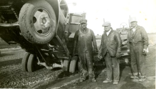 Construction in Ontario 1940's 011