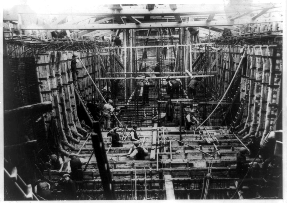 Construction inside ship LCCN89714041