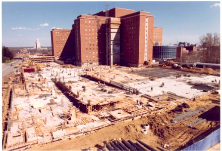 Construction of the Clinical Center Ambulatory Care Research Facility 9203045136 l (14352845794)