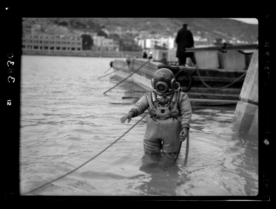 Construction of the Haifa harbour. Haifa harbour. Diver at work LOC matpc.15391