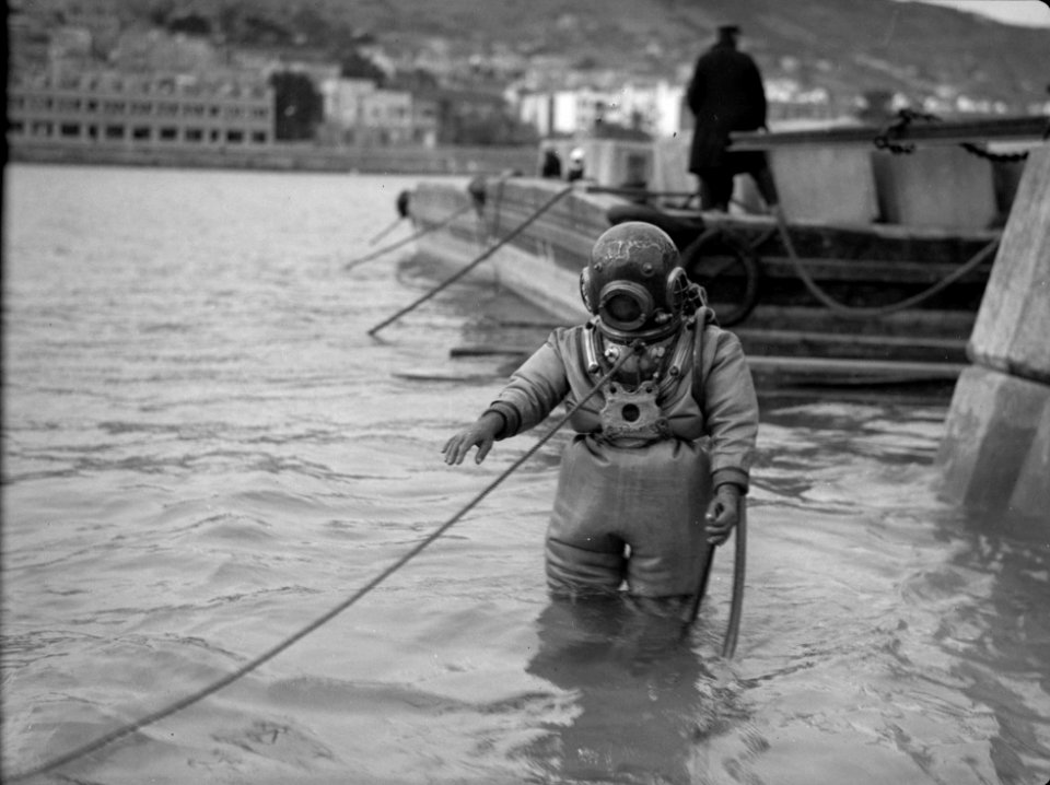 Construction of the Haifa harbour. Haifa harbour. Diver at work LOC matpc.15391