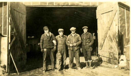 Construction in Ontario 1940's 07