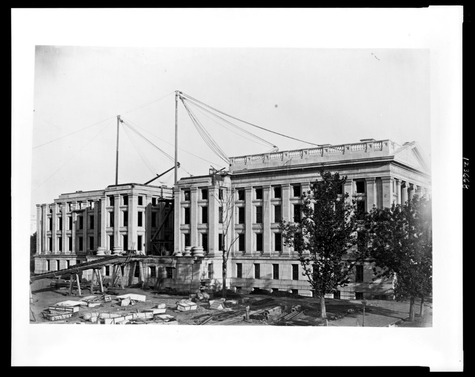 Construction of the United States Treasury Building, Washington, D.C. LCCN00652410