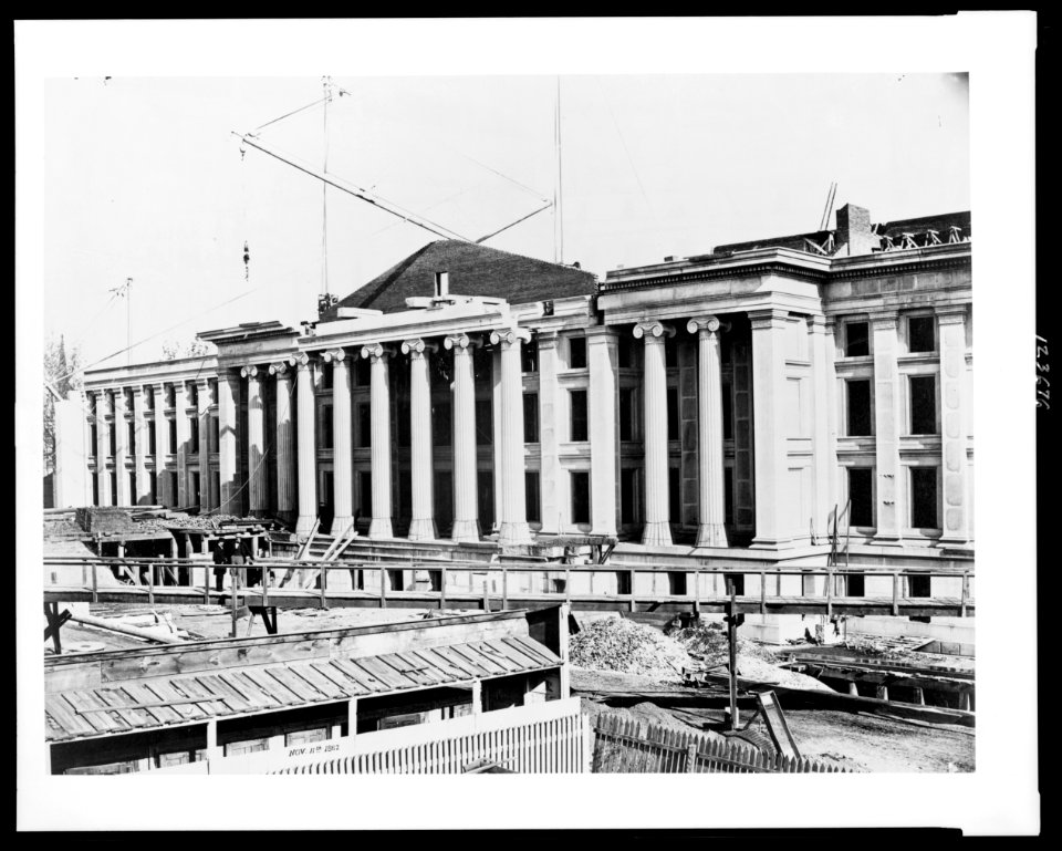 Construction of the United States Treasury Building, Washington, D.C. LCCN00652418