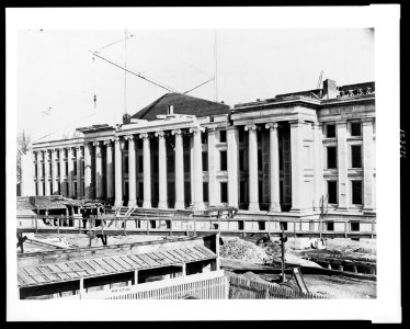 Construction of the United States Treasury Building, Washington, D.C. LCCN00652418