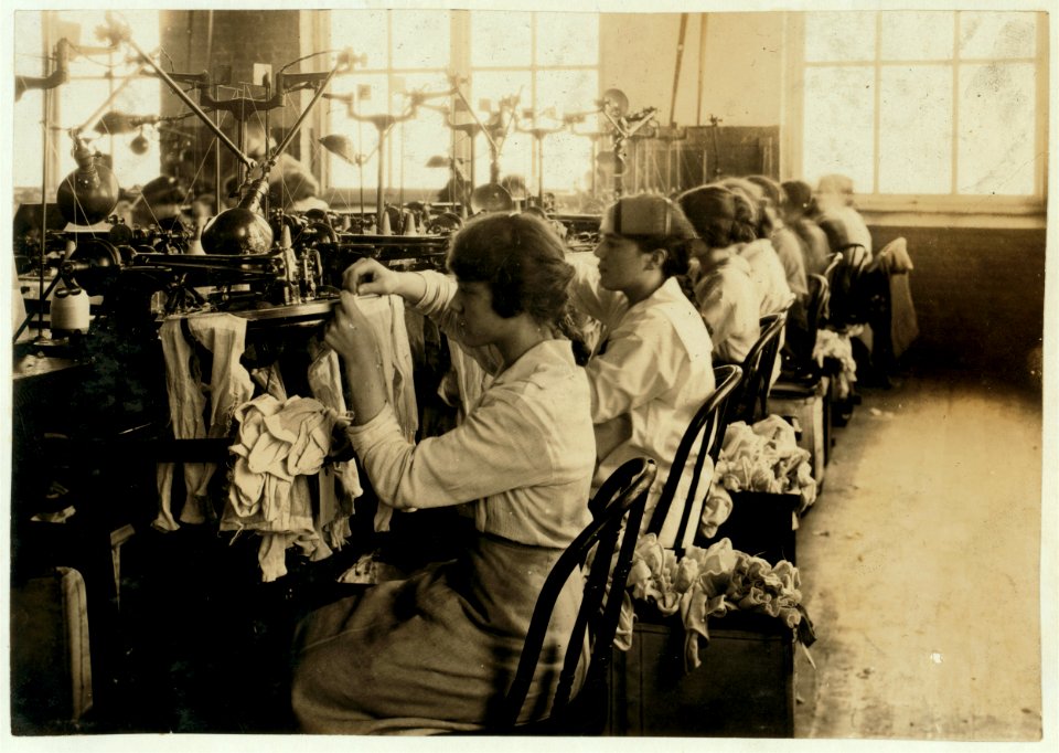Continuation school girls looping stocking in Ipswich Mills. LOC cph.3b10865
