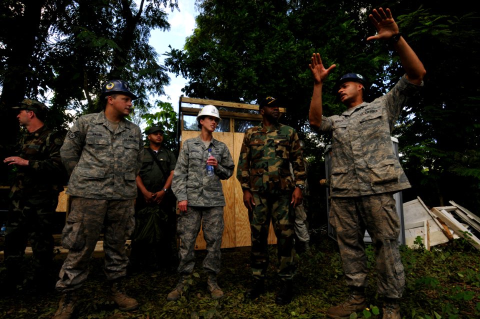 Continuing Promise 2008 mission commander tours medical, engineering sites in the Dominican Republic DVIDS120500