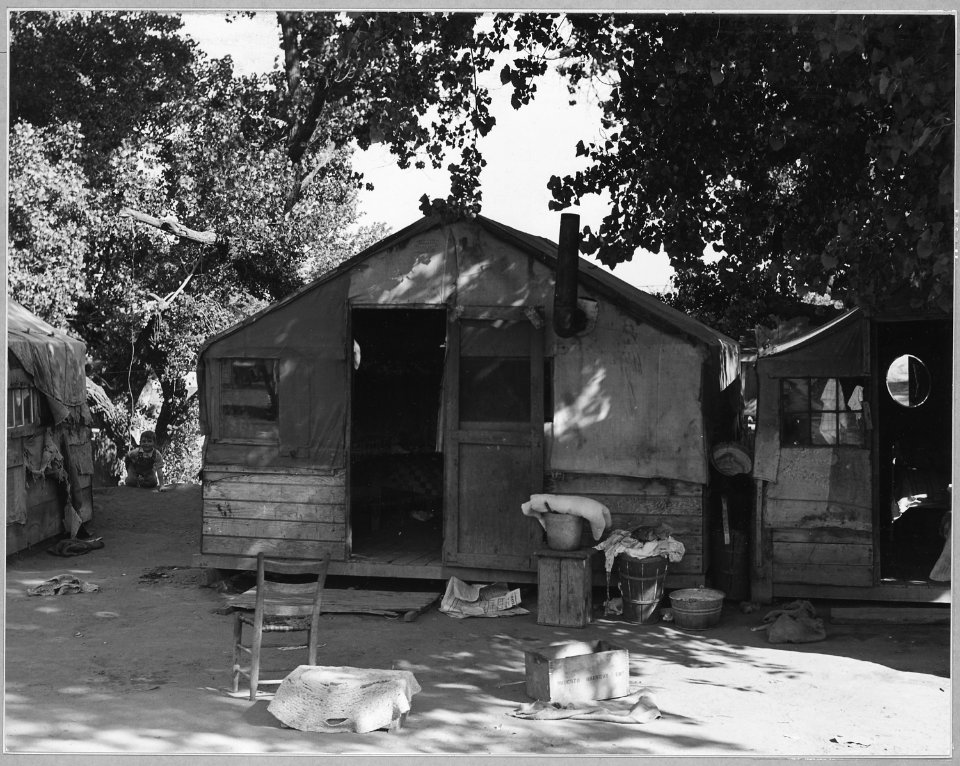 Contra Costa County, California. Quarters for agricultural workers on and off relief provided in the . . . - NARA - 521775