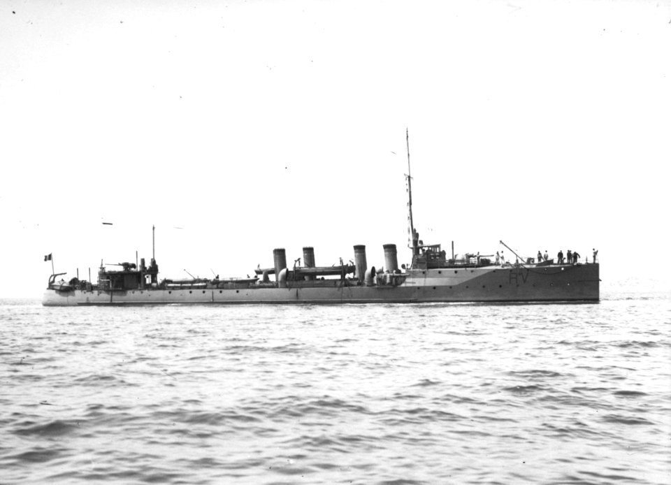 Contre-torpilleur Commandant Rivière (RV) (classe Bouclier)