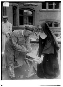 Convalescent German soldier LCCN2014701568