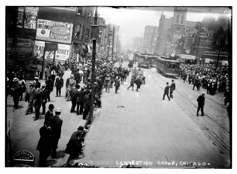 Convention crowd, Chicago LCCN2014690534