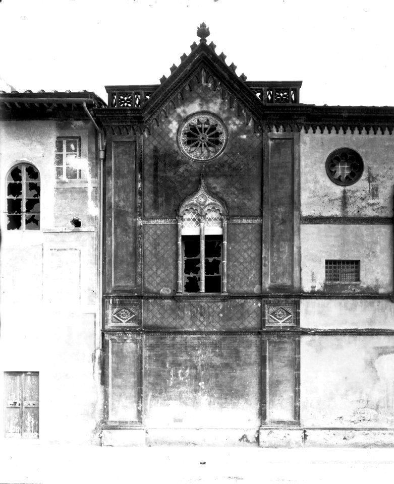 Convent, Pisa, Italy, 1895.