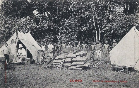 Convoi de caoutchouc à l'étape-Congo