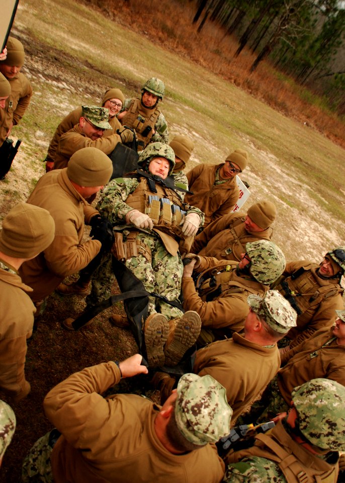 Convoy Security Element weapons training 140305-N-JP566-148