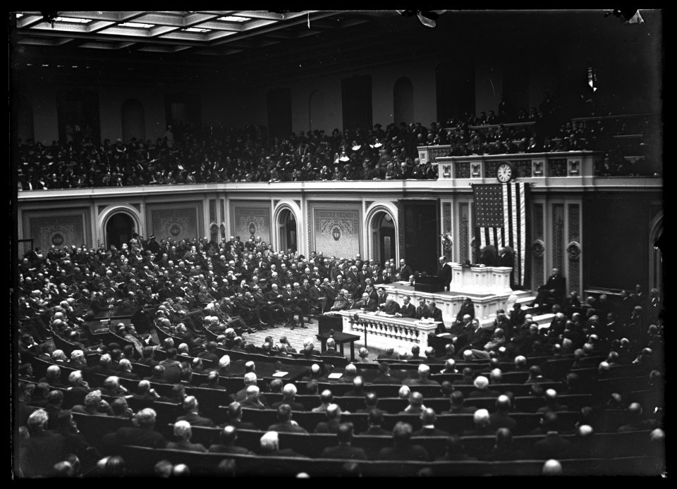Coolidge addresses Congress (Washington, D.C.) LCCN2016887011