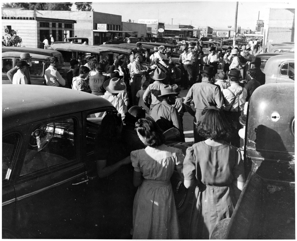 Coolidge, Arizona. Main street of Coolidge on Saturday afternoon during cotton harvest. - NARA - 522056