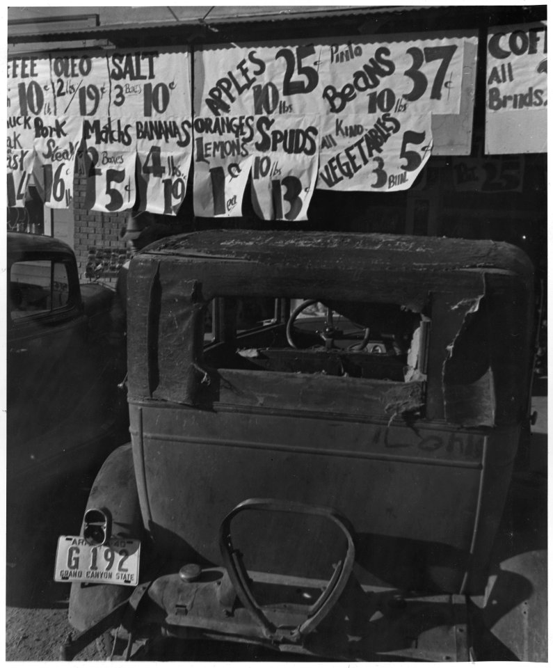 Coolidge, Arizona. Indians, Negroes, Mexicans, and white Americans buy food, clothing, and seek recr . . . - NARA - 522512