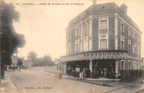 Corbeil.Rue d'Essonne.Hôtel de la Gare photo