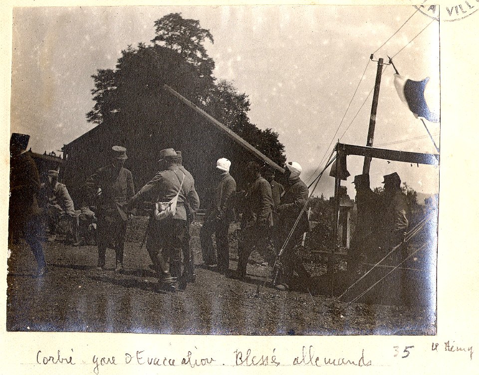 Corbie. Gare d'évacuation. Blessés allemands - Fonds Berthelé - 49Fi1871-35