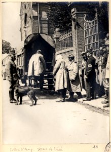 Corbie. Hôpital de triage. M. Rémy. Départ des blessés. - Fonds Berthelé - 49Fi1874-11