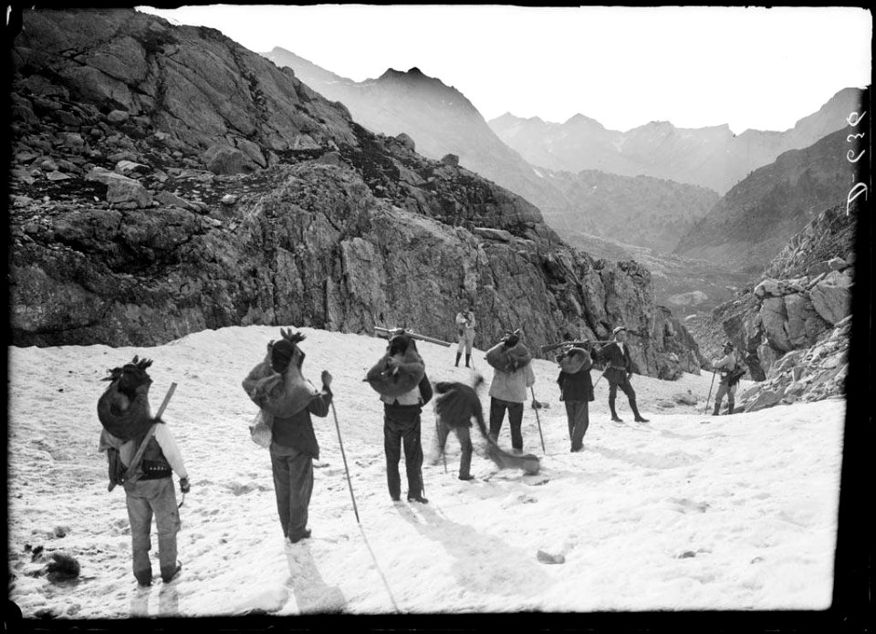 Cordada al coll Maldito de la gelera de l'Aneto