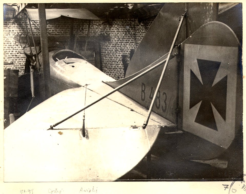 Corbie. Parc d'aviation n° 5. Albatros B.III - Fonds Berthelé - 49Fi1874-7