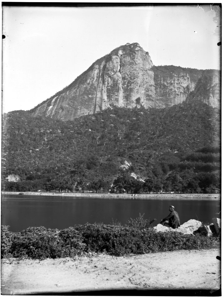 Corcovado, tomado da Lagoa Rodrigo de Freitas - 1