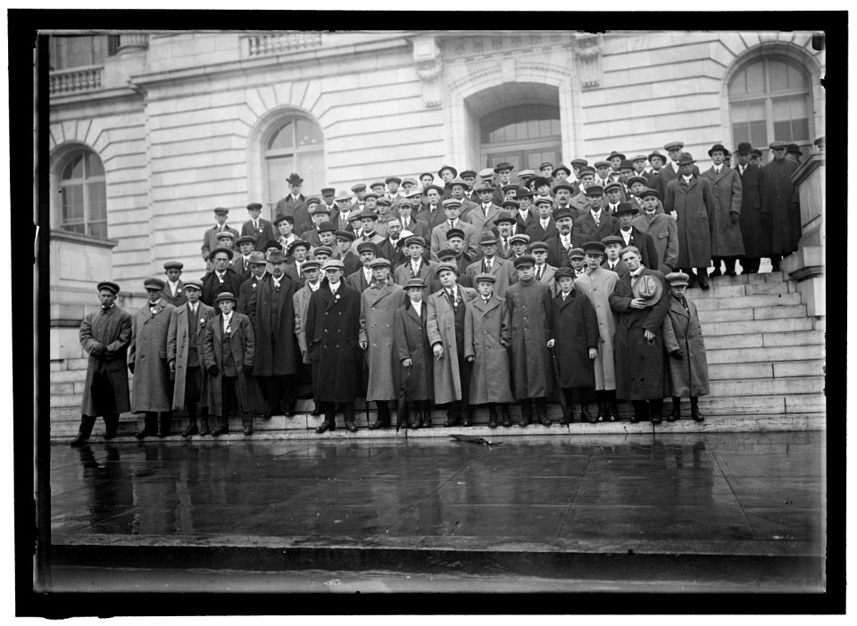 Corn growers on steps of House office building; Stafford of Wisconsin, 5th from left, front; Ramseyer of Ohio, 2nd from left, 2nd row LOC hec.01834