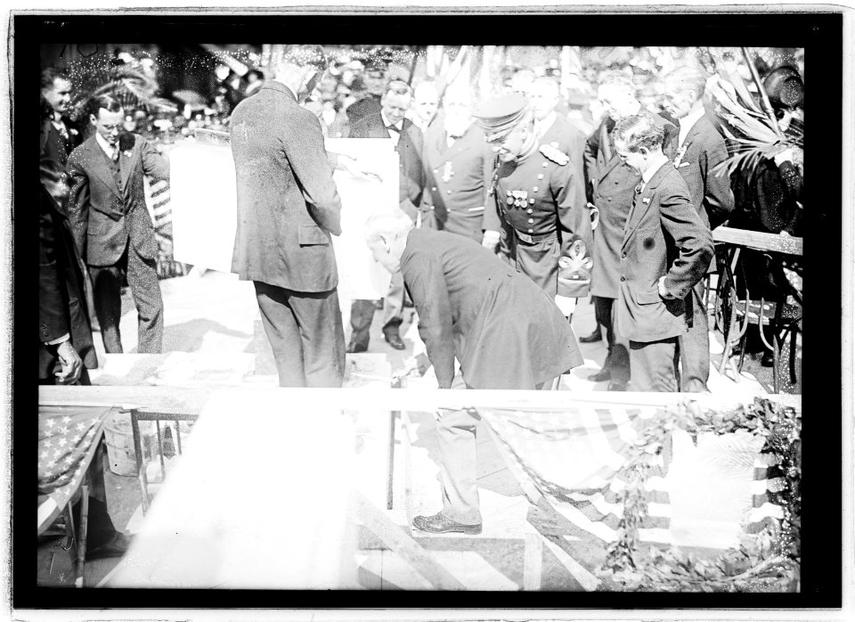 Corner stone laying, Arlington, (Virginia), Oct. 13, 1915 LCCN2016850941