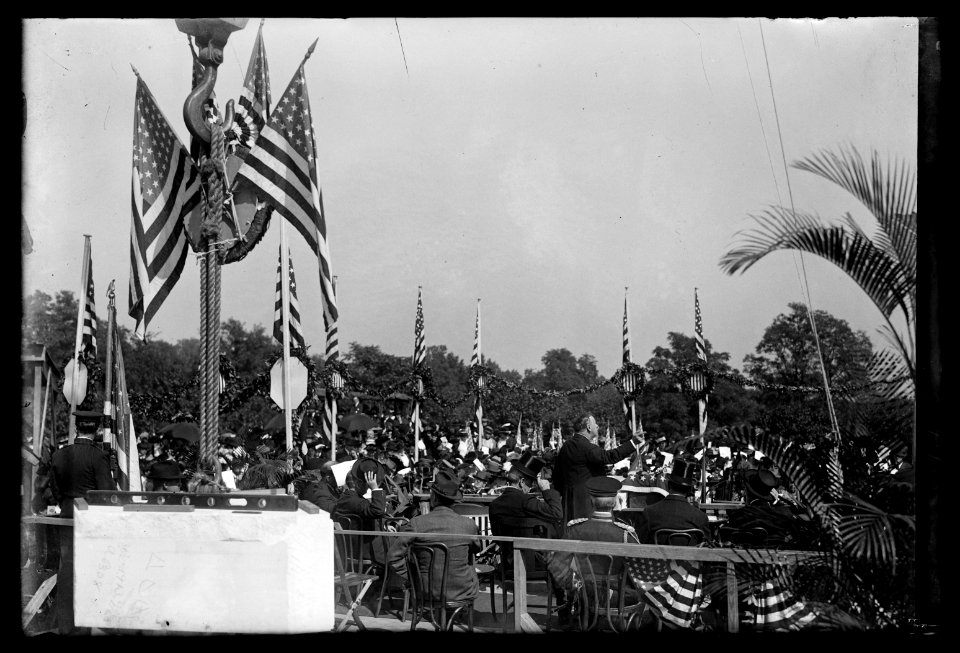 Corner stone laying, Arlington, (Virginia), Oct. 13, 1915 LCCN2016850943