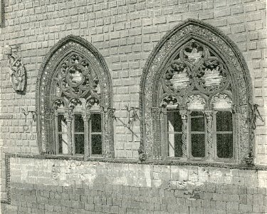 Corneto Tarquinia finestre del palazzo Vitelleschi