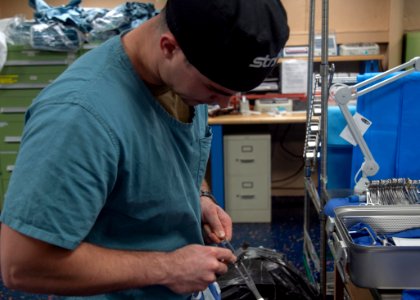 Corpsmen Sterilize Tools (49805995253)