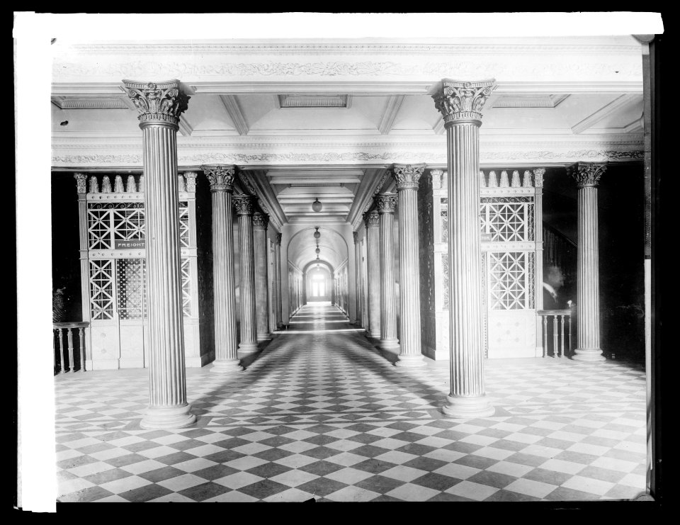 Corridor, U.S. Treasury, (Washington, D.C., 1914) LCCN2016852649