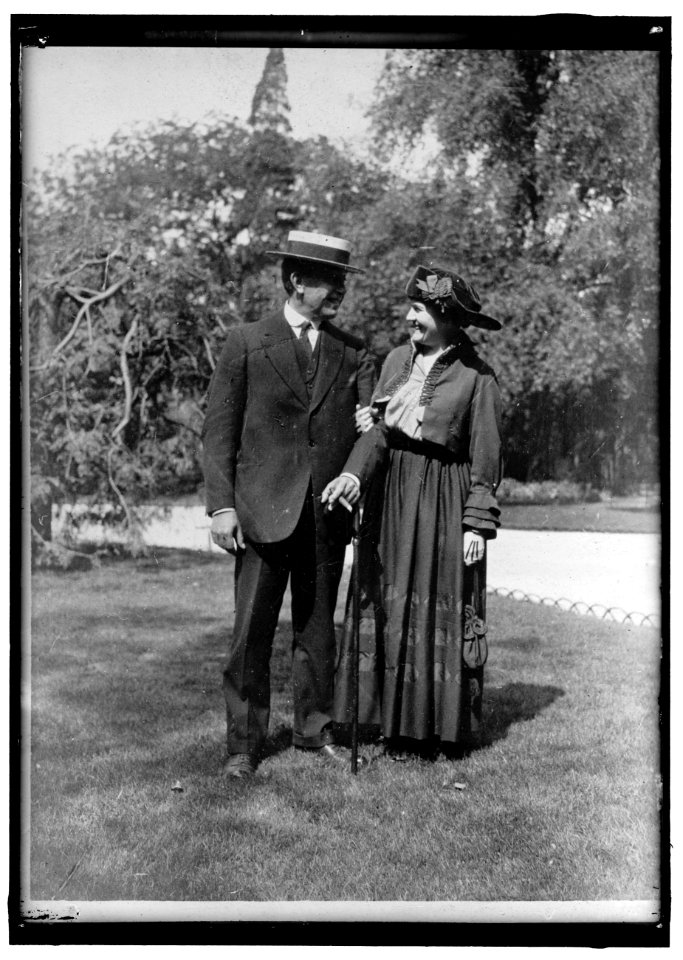 CORRY, HERBERT. NEWSPAPERMAN. WITH WIFE LCCN2016867499