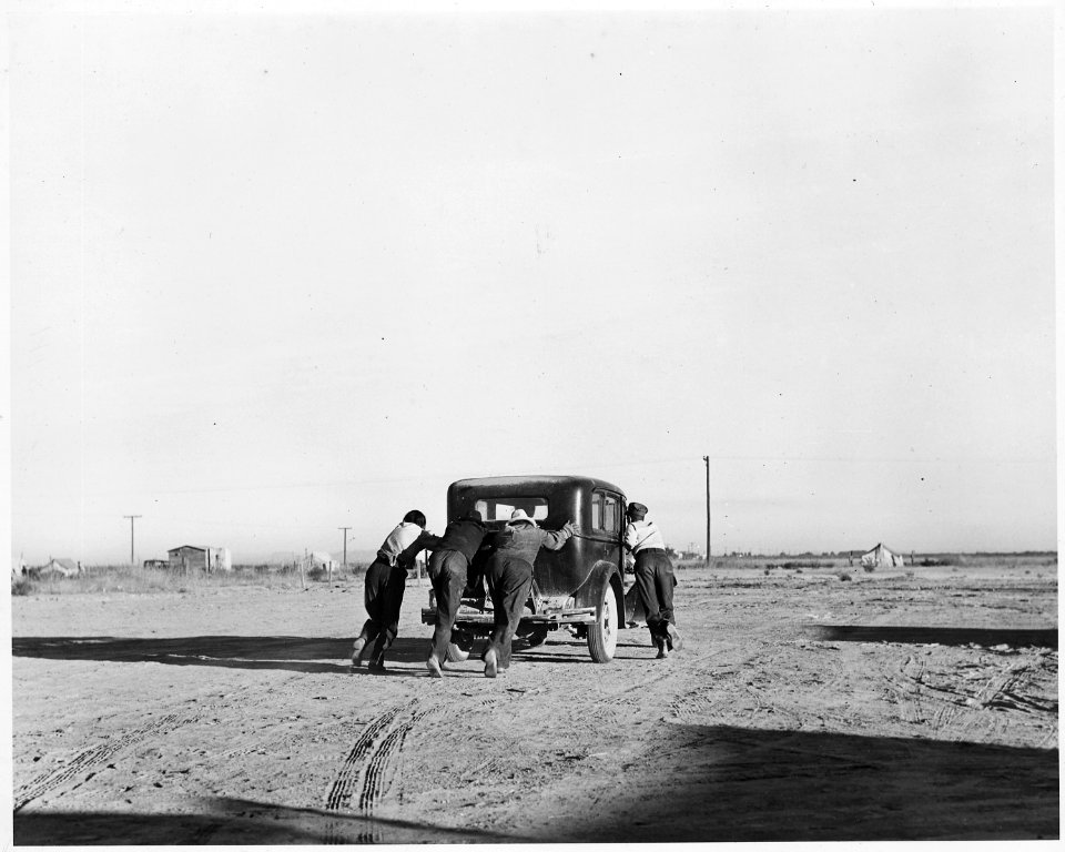 Cortaro Farms, Pinal County, Arizona. Warming up the buggy in the morning to drive to the cotton f . . . - NARA - 522038