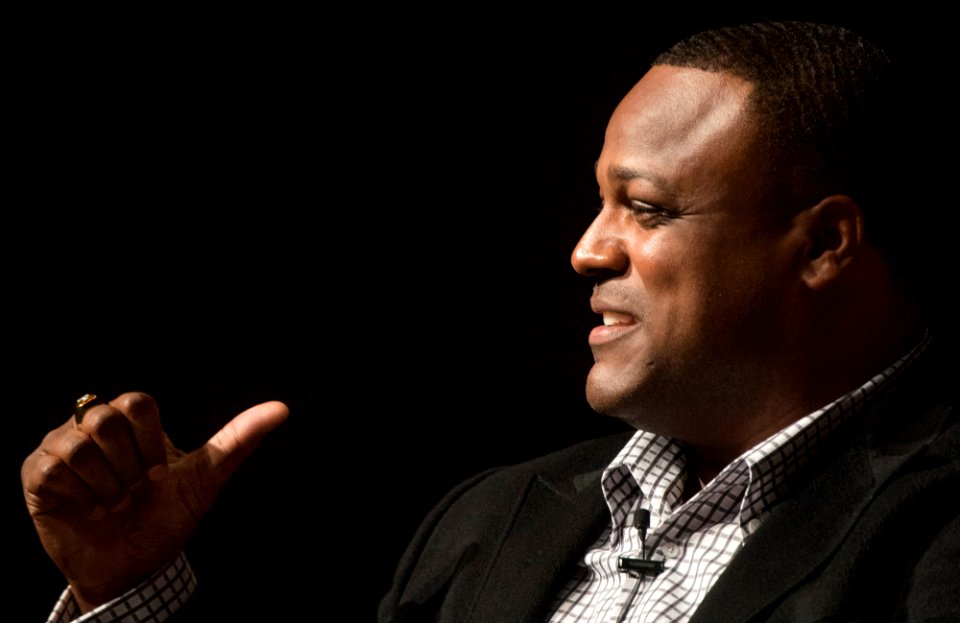 Cory Redding (40360947382)