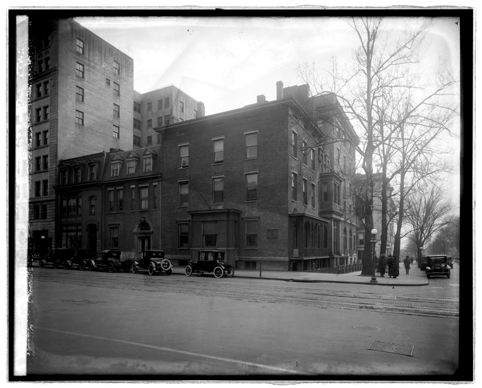 Cosmos Club, (1518 H Street, N.W., at N.E. corner of Lafayette Square with Madison Place at right, Washington, D.C.) LCCN2016824127