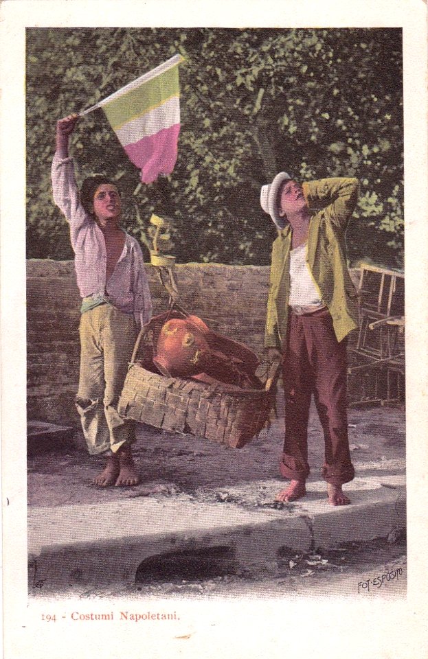 COSTUMI NAPOLETANI - Fot.Esposito - Bambini con Otri