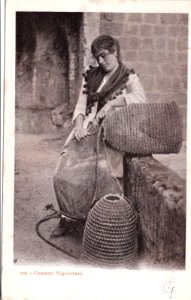 Costumi Napoletani - venditrice di nasse 1902