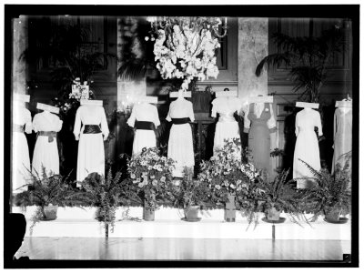 COTTON FASHION SHOW LCCN2016865842