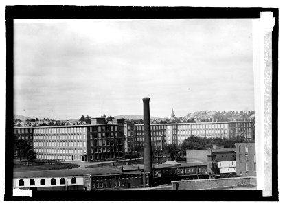 Cotton mill, Coolidge Mill, Manchester, N.H. LCCN2016821877 photo