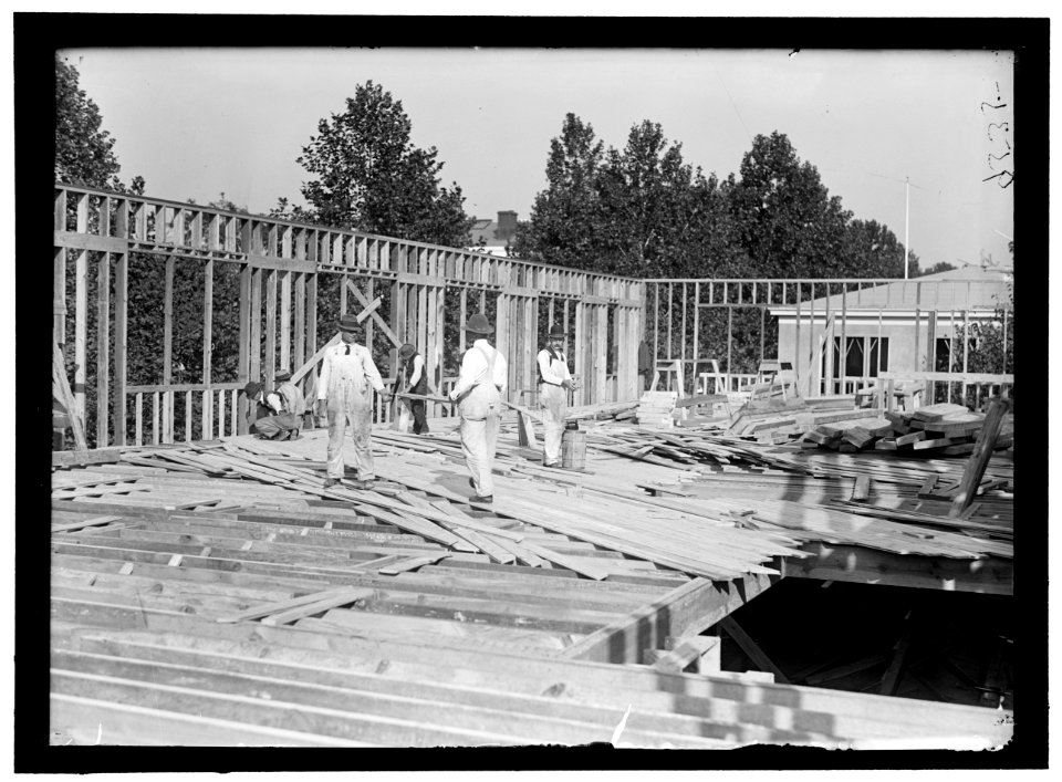 COUNCIL OF NATIONAL DEFENSE HEADQUARTERS UNDER CONSTRUCTION LCCN2016868451